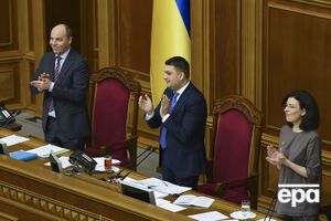 Во время обсуждения парламент учел одну правку к закону, которая запрещает основывать и участвовать в теле-, радиоорганизациях или провайдерах программной услуги резидентам страны-агрессора