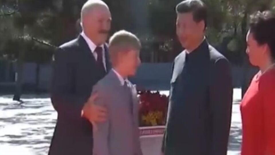 Лукашенко оттянул сына от супруги президента Китая