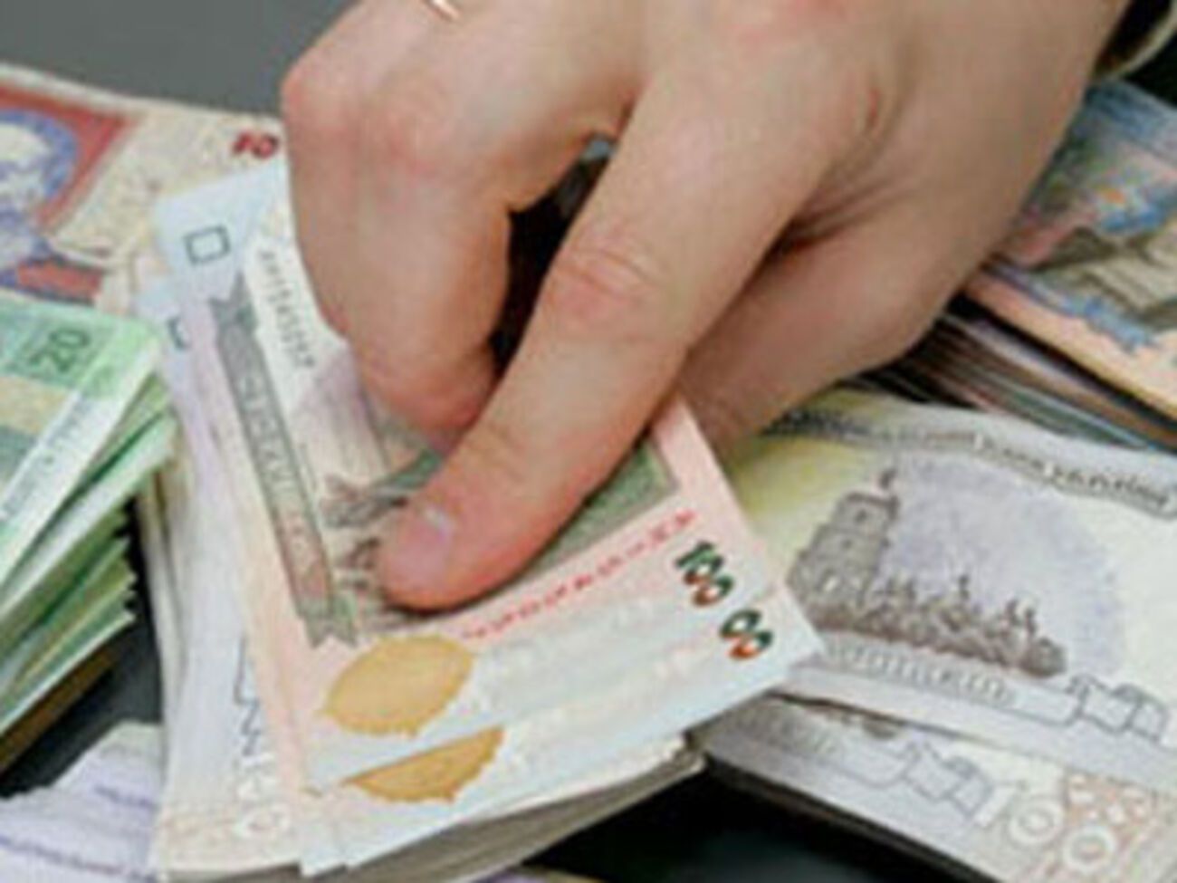 Через предприятия с двойной регистрацией боевикам ушли 3 млн гривен