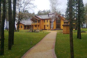 Вслед за "Синегорой" в госсобственность возвращены "имения" Януковича в Сухолучье