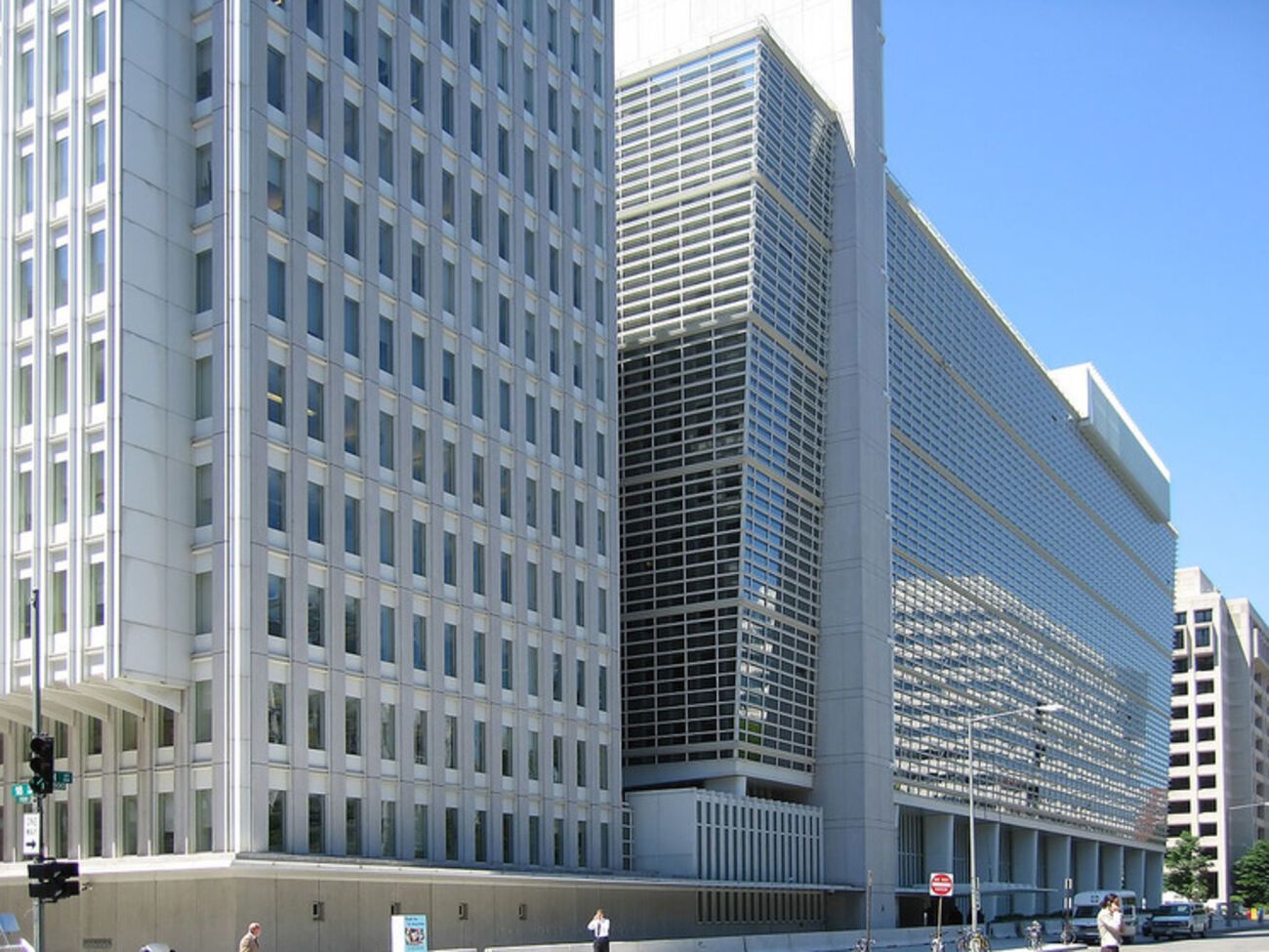 Всемирный банк: Из-за углубления рецессии обострилась зависимость России от нефтегазового экспорта