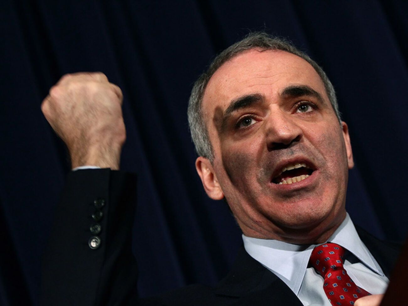 Каспаров: В Сирии Россия будет выполнять роль фитиля, поджигающего пороховую бочку, и Путина это устраивает