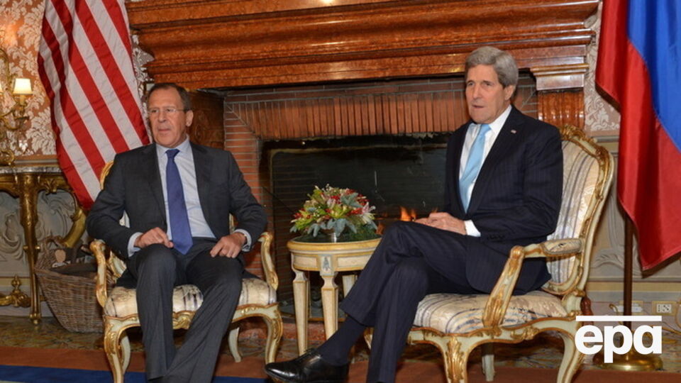 Керри обратился к Лаврову вскоре после того, как российская авиация нанесла первый авиаудар по боевикам ИГИЛ в Сирии