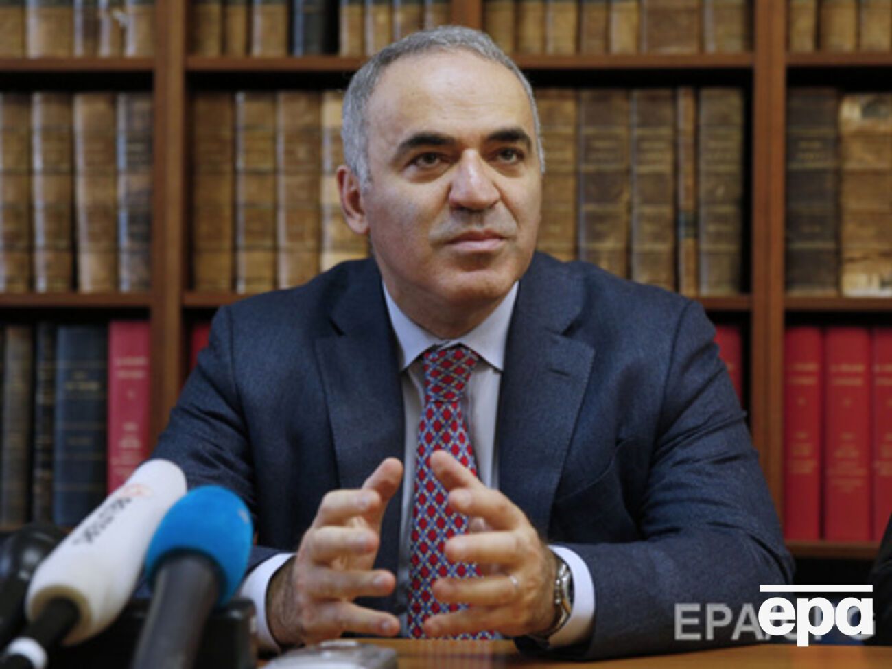 Каспаров: Диктатор, который не демонстрирует силу, может ждать неприятных сюрпризов от собственного окружения