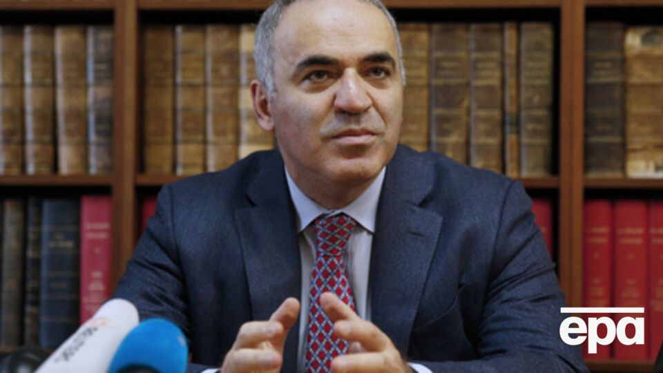 Каспаров: Диктатор, который не демонстрирует силу, может ждать неприятных сюрпризов от собственного окружения