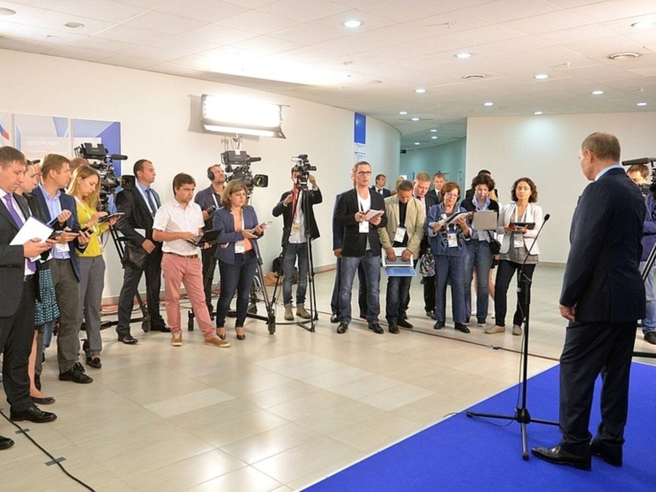 Владимир Путин о колебании цен на нефть: На мой взгляд, это все естественный процесс