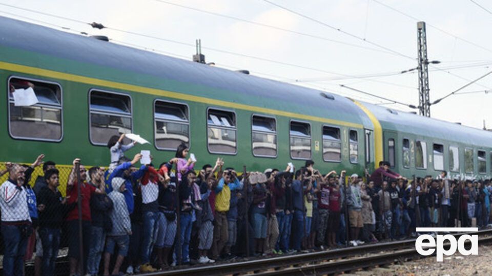 Мигранты не желают отправляться в лагерь для беженцев