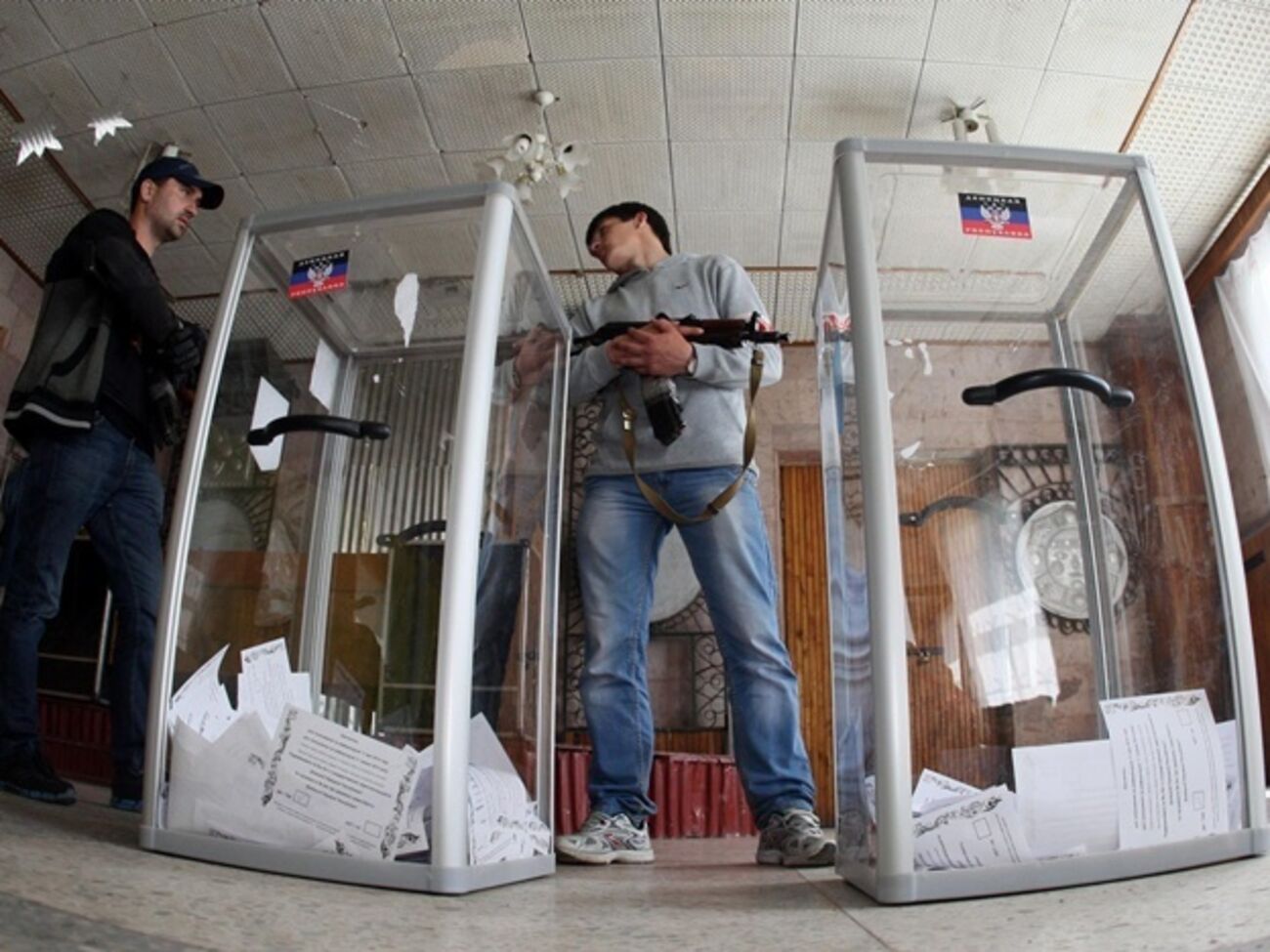 Если власти "ДНР" и "ЛНР" откажутся проводить местные выборы 25 октября, Россия может получить новые санкции