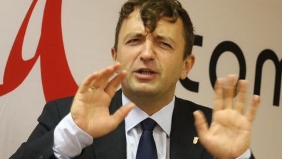 Эдуарду Леонову вручили подозрение в связи с событиями под ВР 31 августа