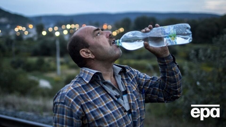 Этот беженец из Сирии был среди пытавшихся пешком дойти из Венгрии в Австрию