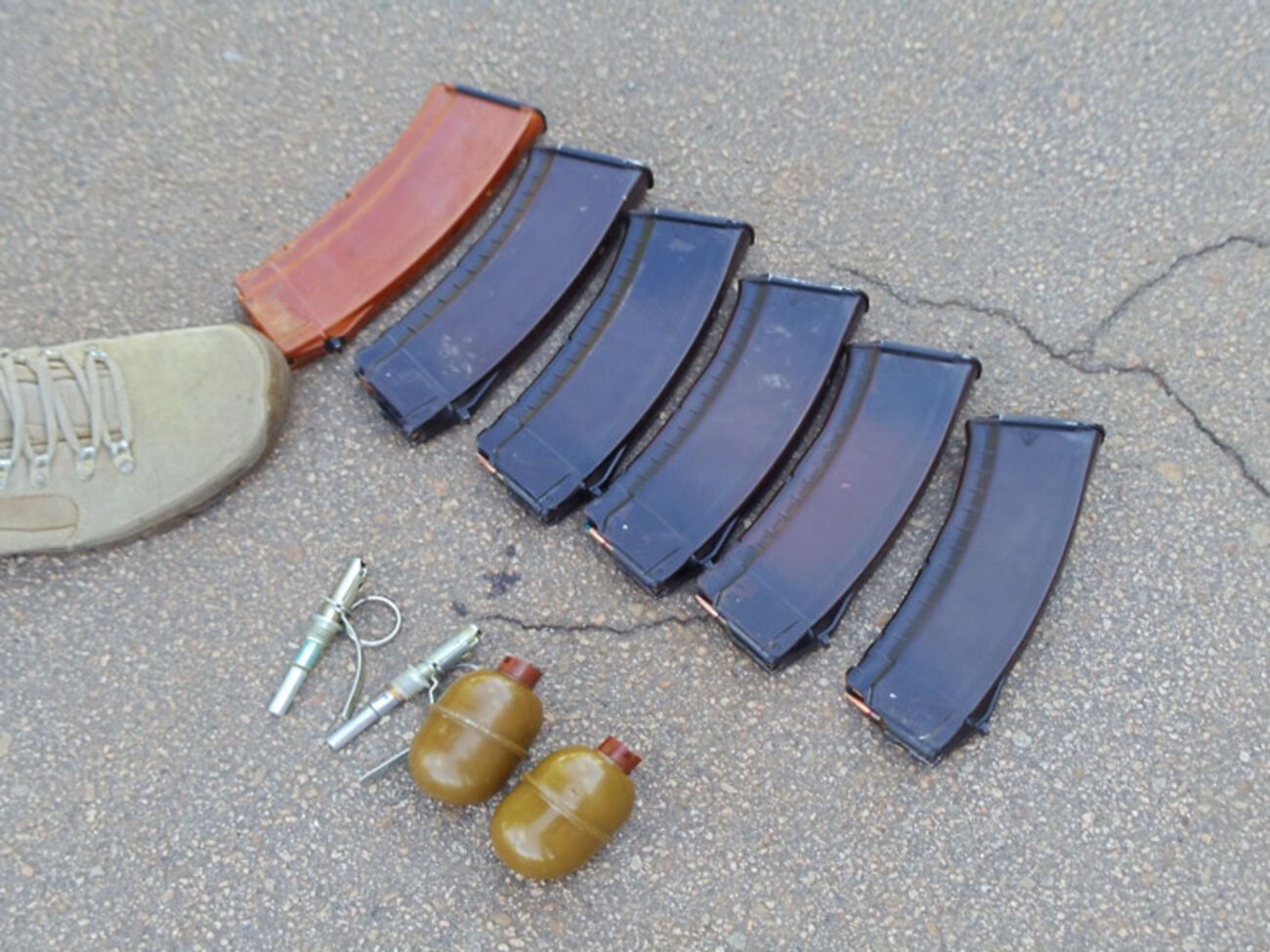 Задержанный военнослужащий не смог объяснить происхождение боеприпасов