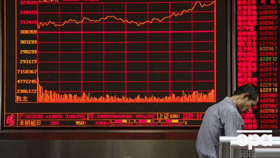 Со временем давление ослабнет, и настроение на рынке улучшится, считает представитель Народного банка Китая