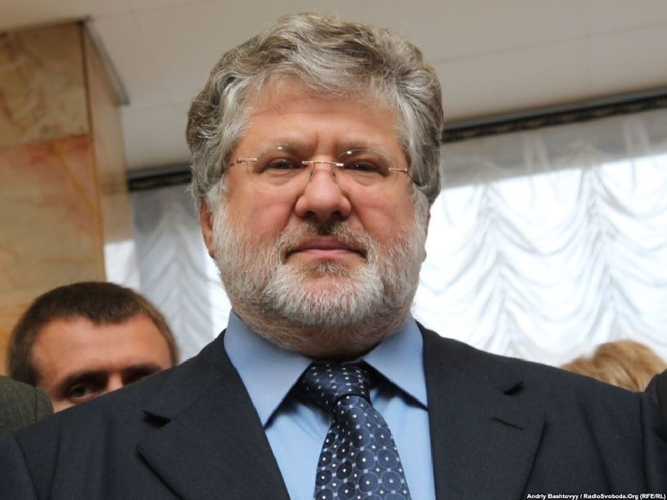 Коломойский намерен разрешить спор с Саакашвили через суд