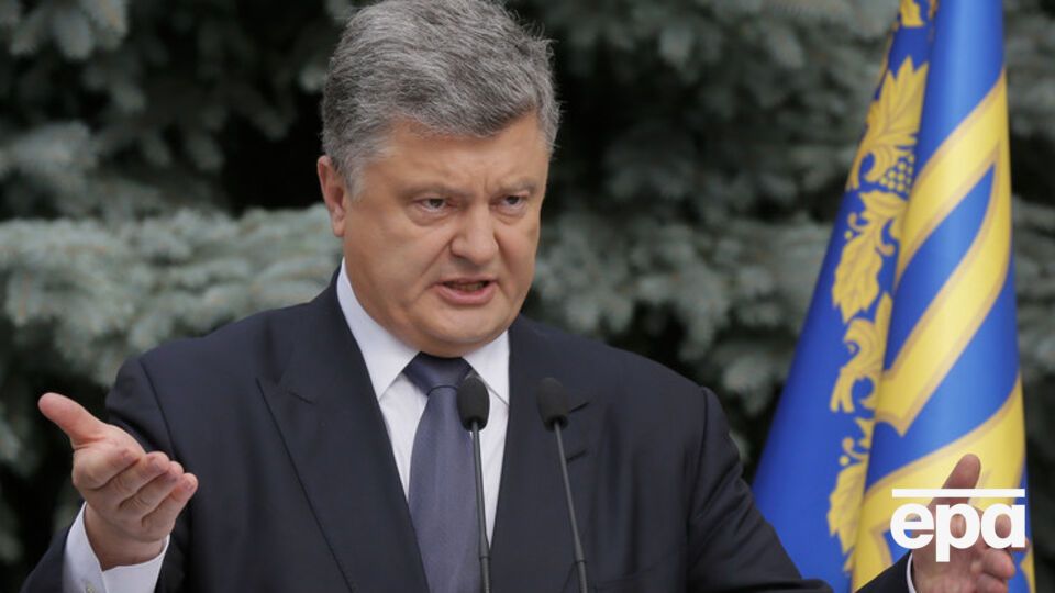 Порошенко считает, что столкновения у парламента "организовали политиканы ради пары лишних мест в райсовете"