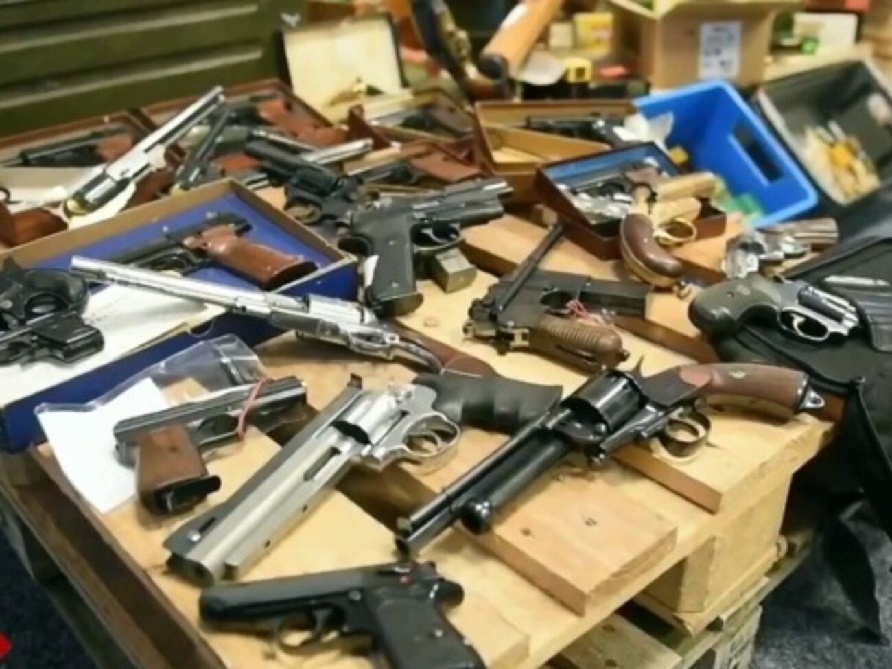 Китайские умельцы торговали самодельным оружием через интернет