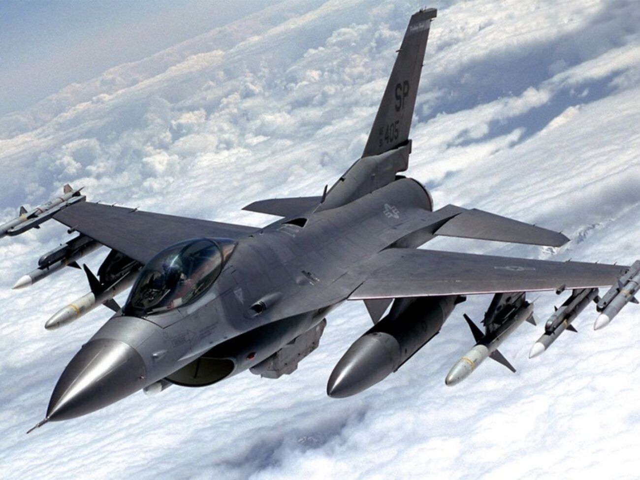 США продолжат поставку военных самолетов Ираку