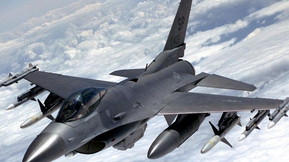 США продолжат поставку военных самолетов Ираку