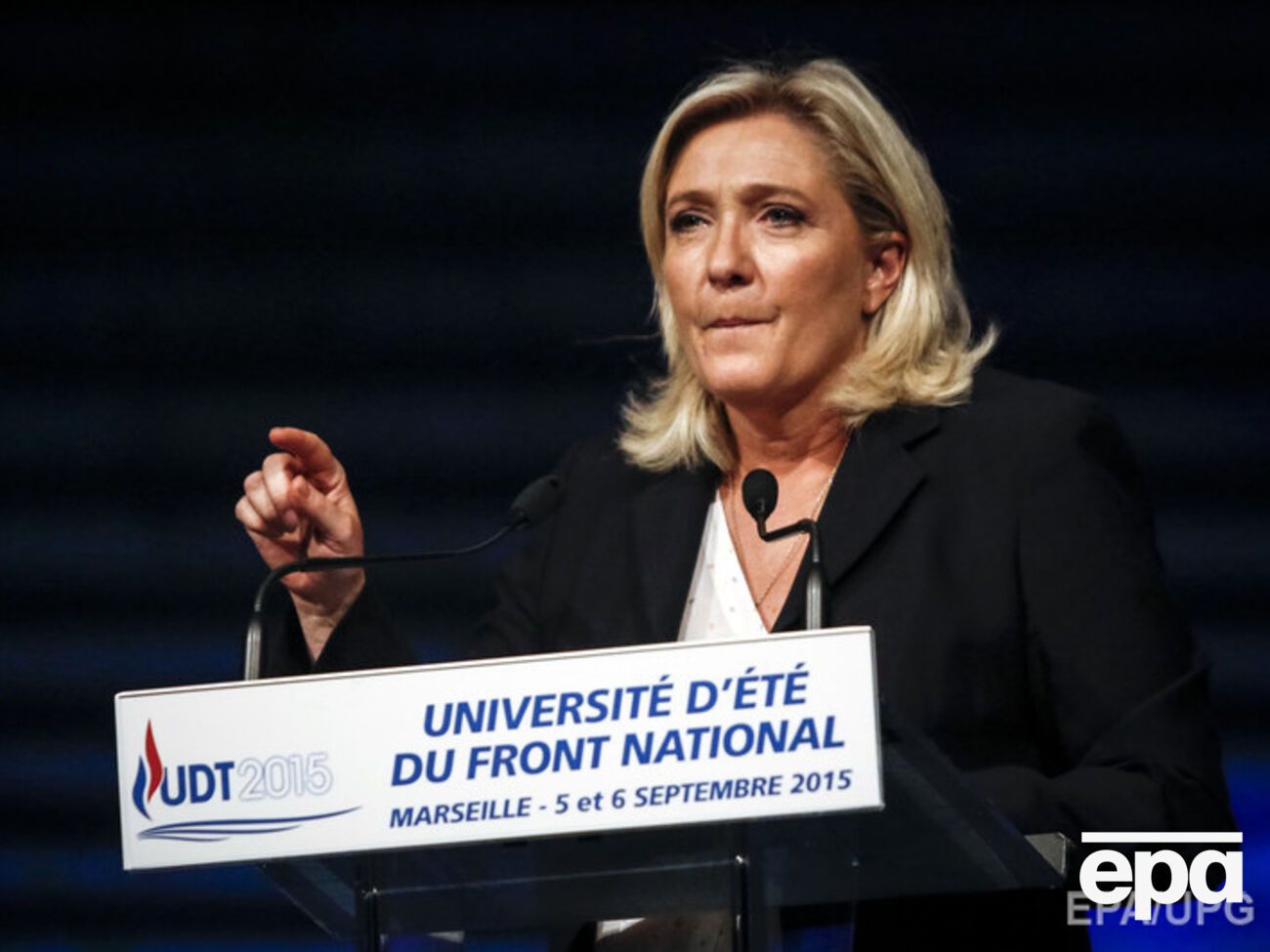 Ле Пен: Германия хочет заставить нас принимать сотни тысяч беженцев