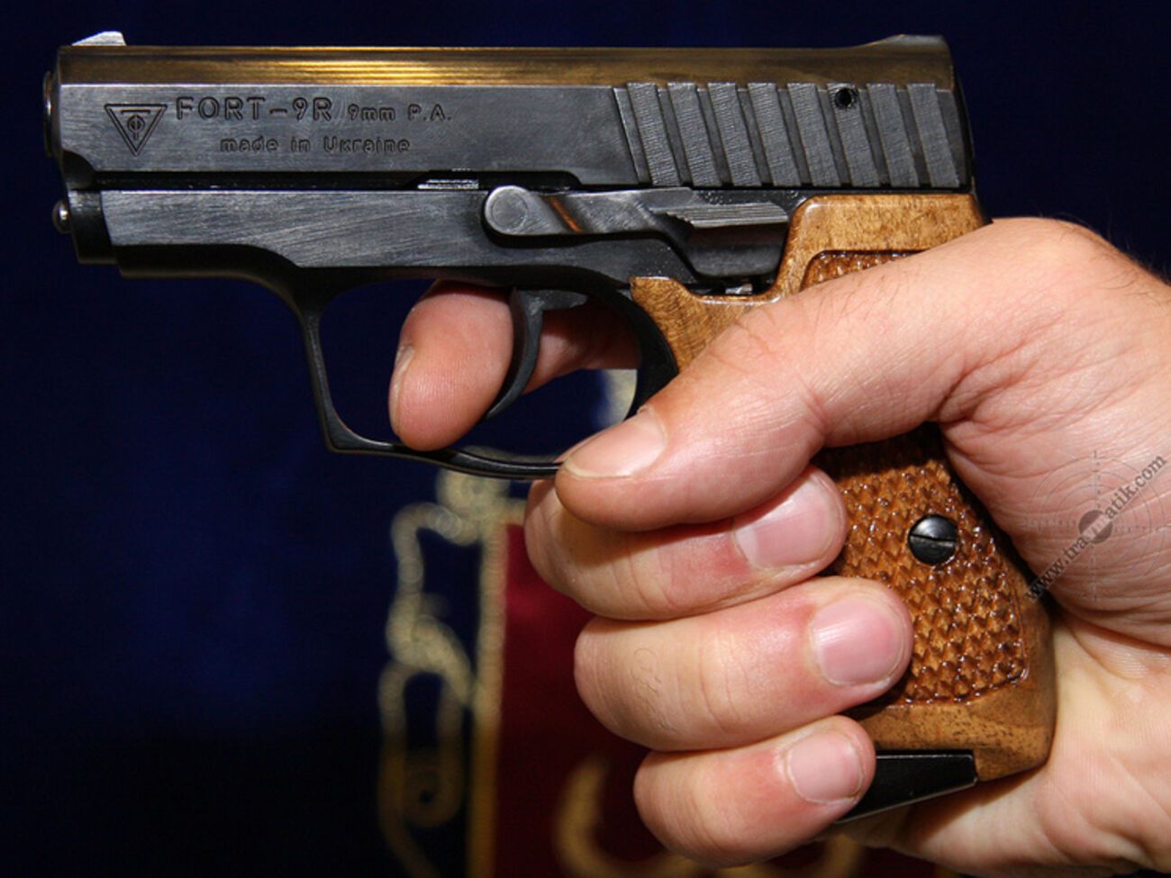 Пистолет, из которого стреляли на автовокзале в Новомосковске, оказался зарегистрированным