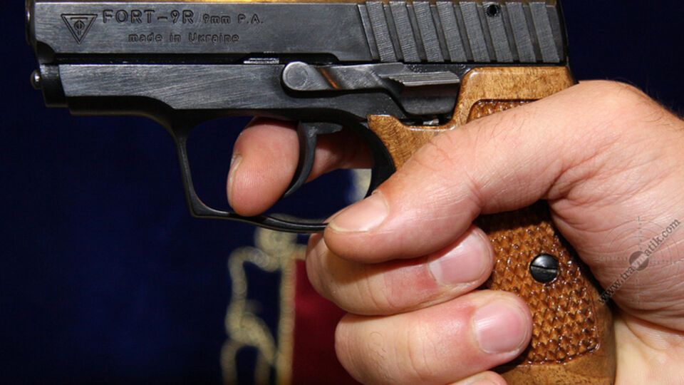 Пистолет, из которого стреляли на автовокзале в Новомосковске, оказался зарегистрированным