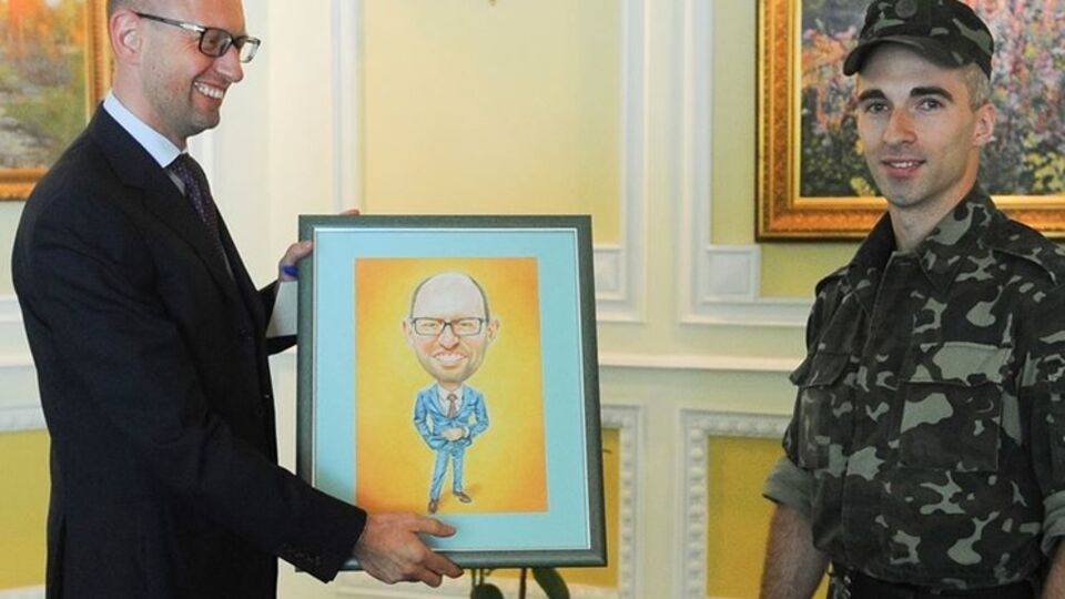 Яценюк поблагодарил художника за шарж