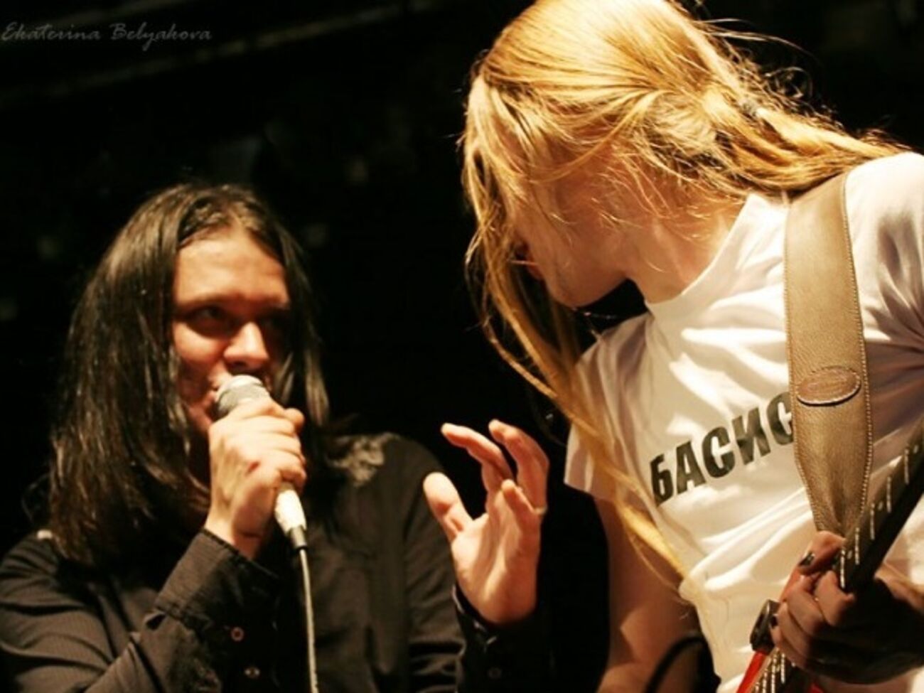 Группа "Василий К. & интеллигенты": А чего асфальта нет в городе лет десять? --- Это все Майдан, сынок. Надо их повесить