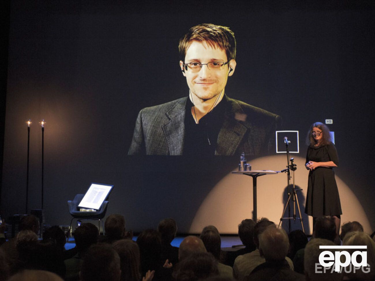 Эдвард Сноуден во время церемонии присуждения ему норвежской премии Бьернсона