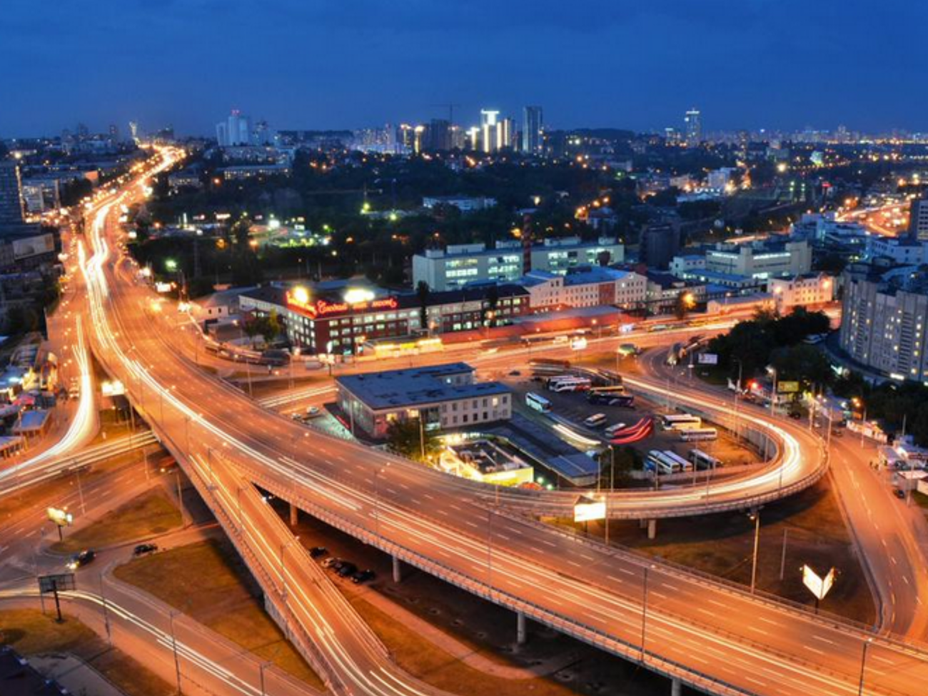 В Киеве переименуют Московскую площадь и Московский мост, а также еще 16 улиц