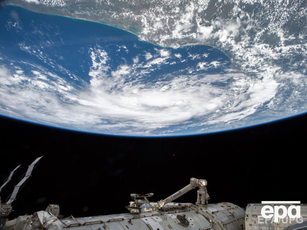 Виски провел на орбите три года