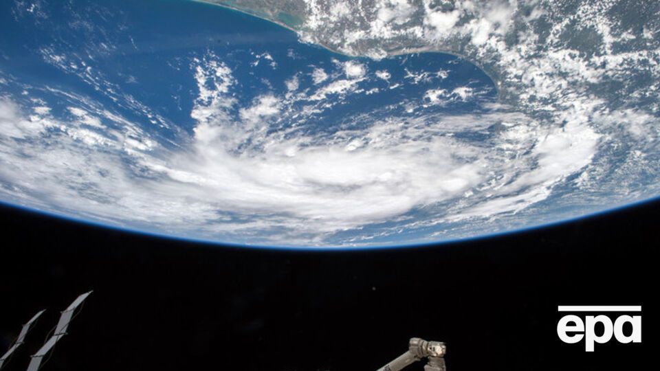 Виски провел на орбите три года