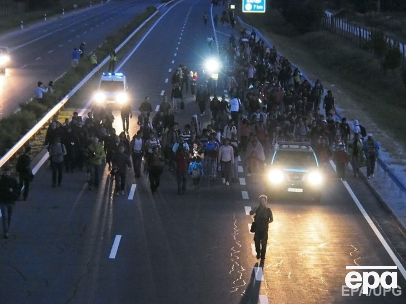 В Венгрии наплыв беженцев становится катастрофическим