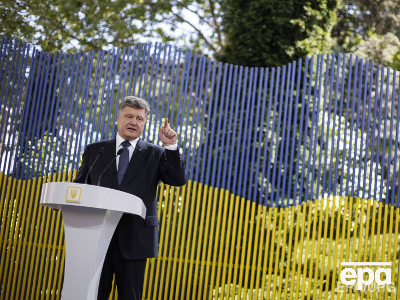 Порошенко отметил, что Украине удается продвигаться на пути достижения энергетической независимости