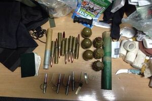 Изъятые сотрудниками СБУ гранаты и патроны из зоны АТО