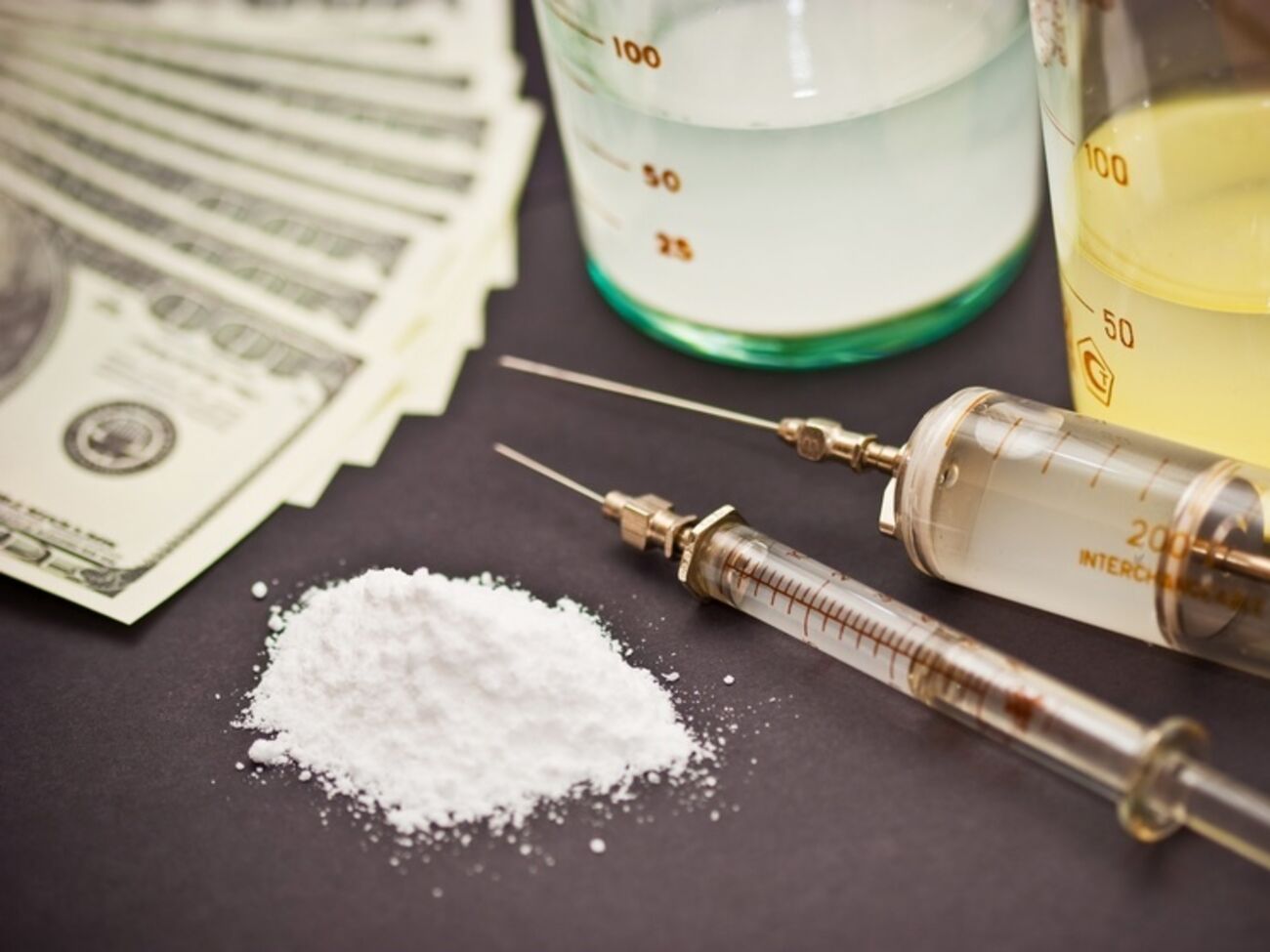 Задержанные подозреваются в торговле метадоном