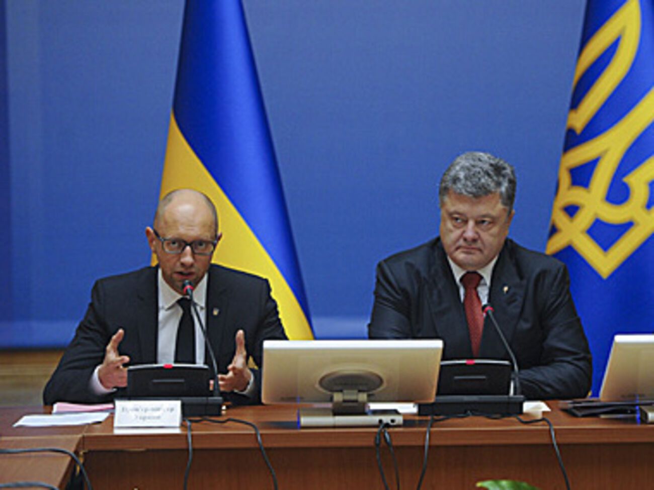 Арсений Яценюк: Кто бы нас ни критиковал &mdash; пусть лают, украинский караван идет