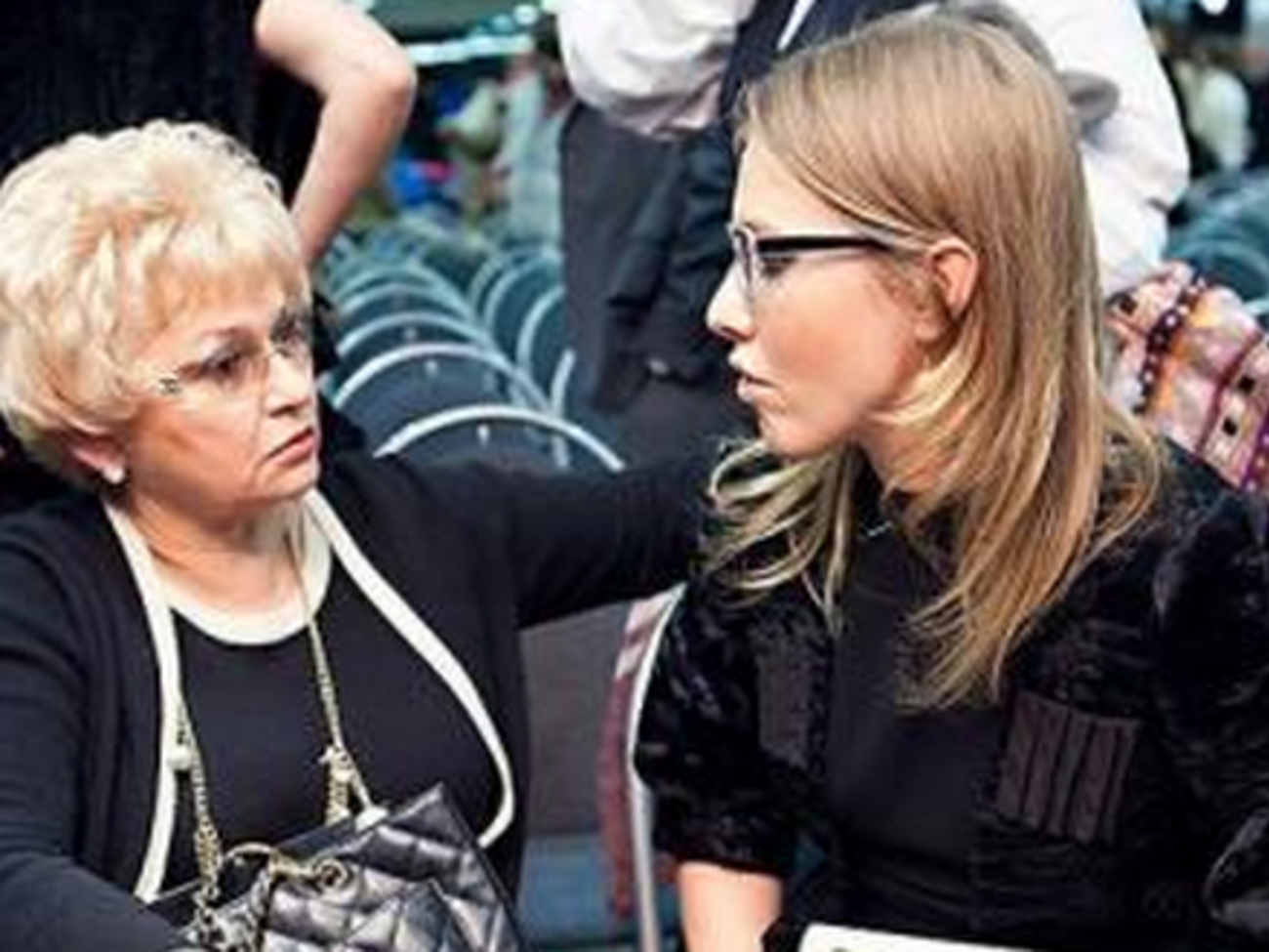 Российский политик Людмила Нарусова (слева) с дочерью Ксенией Собчак