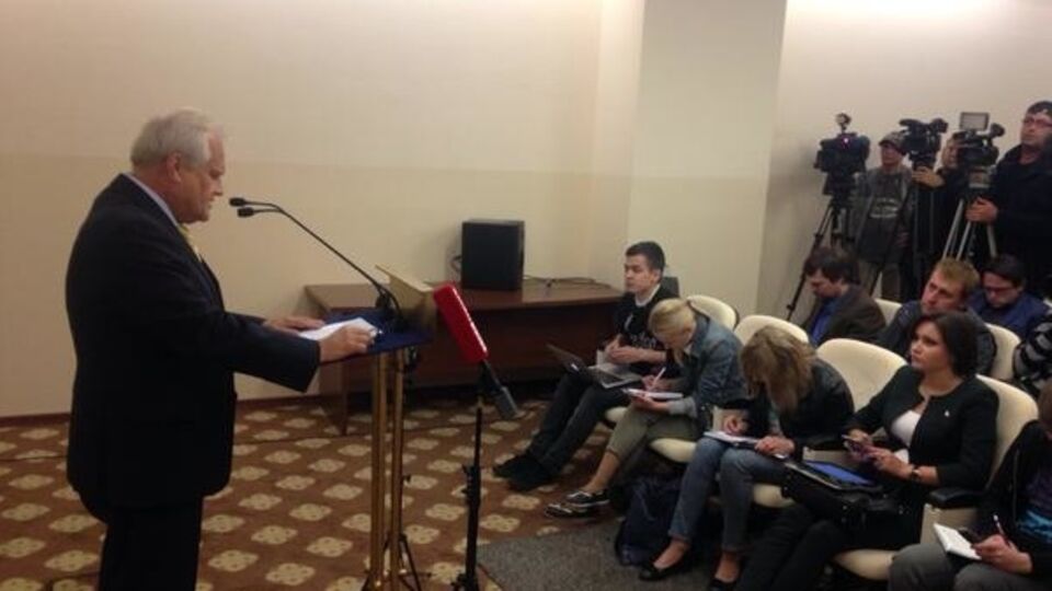 Мартин Сайдик на брифинге после заседания контактной группы