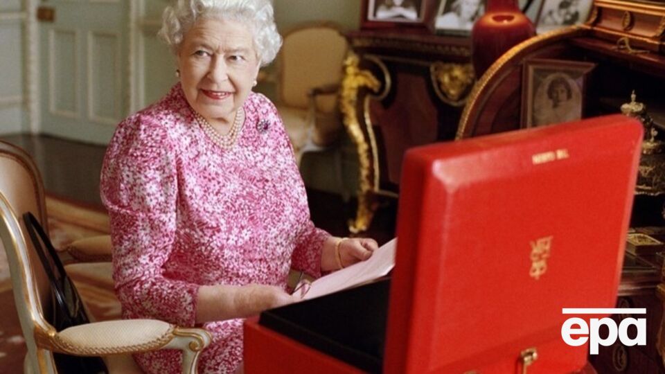 Елизавета правит более 63 лет