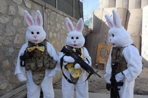 Евгений Кузьменко: Порошенко завлек карамельками чеченских детей в рабство на липецкую фабрику Roshen, а Турчинов отпускал всем грехи удавкой и штыковой лопатой