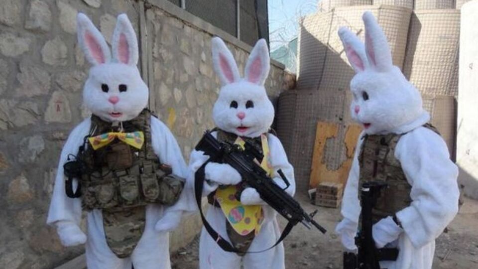 Евгений Кузьменко: Порошенко завлек карамельками чеченских детей в рабство на липецкую фабрику Roshen, а Турчинов отпускал всем грехи удавкой и штыковой лопатой