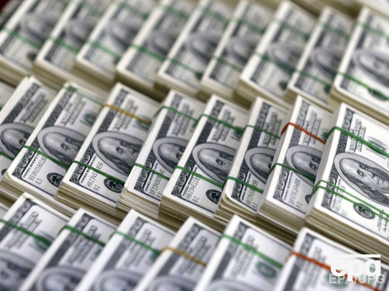 Нацбанк укрепил гривну