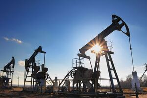Стоимость одного барреля нефти Brent в 2015 году ожидается на уровне $54,07, а в 2016 году —-- на уровне $58,57