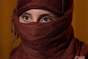 Зейнат: Он всегда говорил нам: "Забудьте своего отца и братьев. Мы убили их. И мы заново женились на ваших матерях и сестрах. Забудьте их"