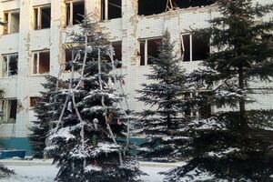 Аброськин показал, как полицейские встречают Новый год на пункте пропуска в Марьинке. Фоторепортаж