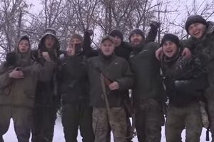 Военные в Песках поздравили украинцев с Новым годом: Скоро будем дома. Мы победим! Видео