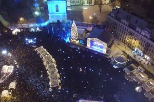 Журналисты опубликовали снятое с дрона видео празднования Нового года в Киеве
