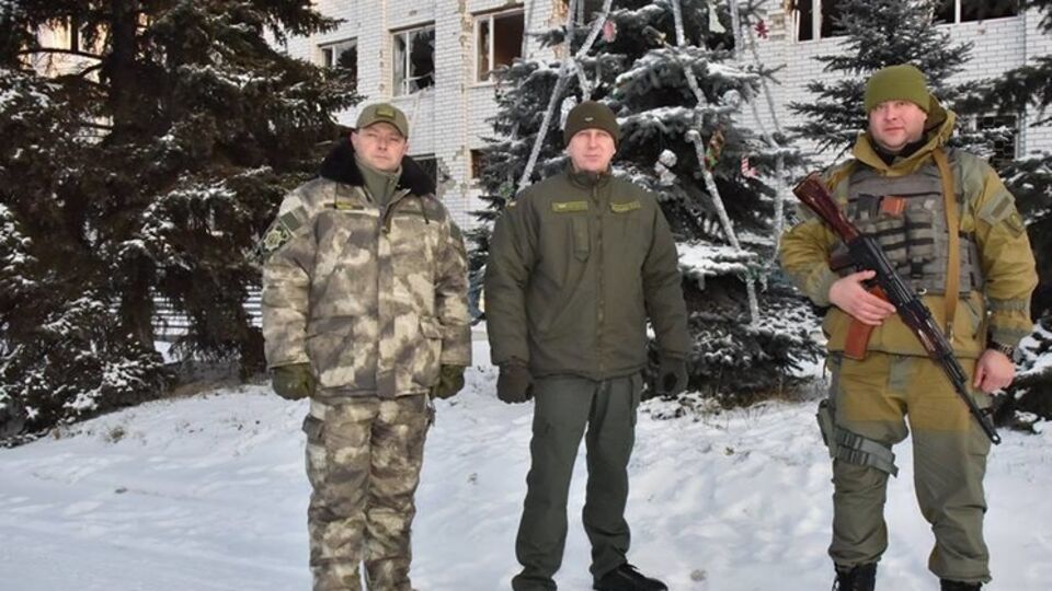 Аброськин (в центре): Мужчина, возомнивший себя собакой Баскервилей, задержан