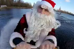 Кличко в костюме Деда Мороза пожелал украинцам здоровья в новом году