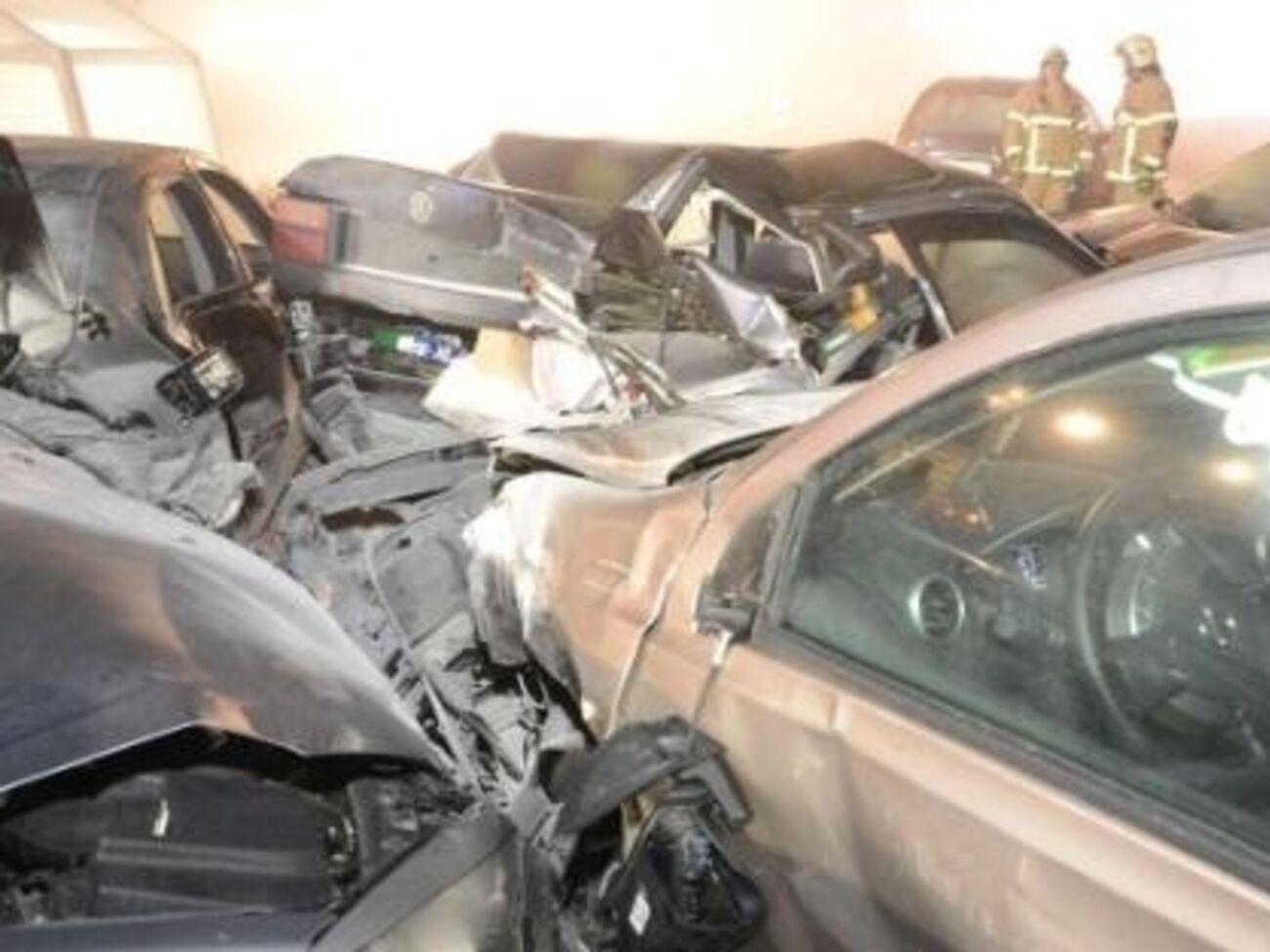 На шоссе в Германии из-за тумана столкнулись 24 машины