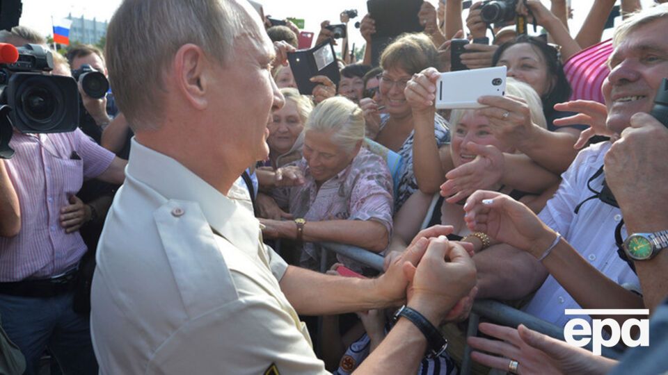 В Крыму по просьбе Владимира Путина провели опрос, подписывать ли контракт с Украиной